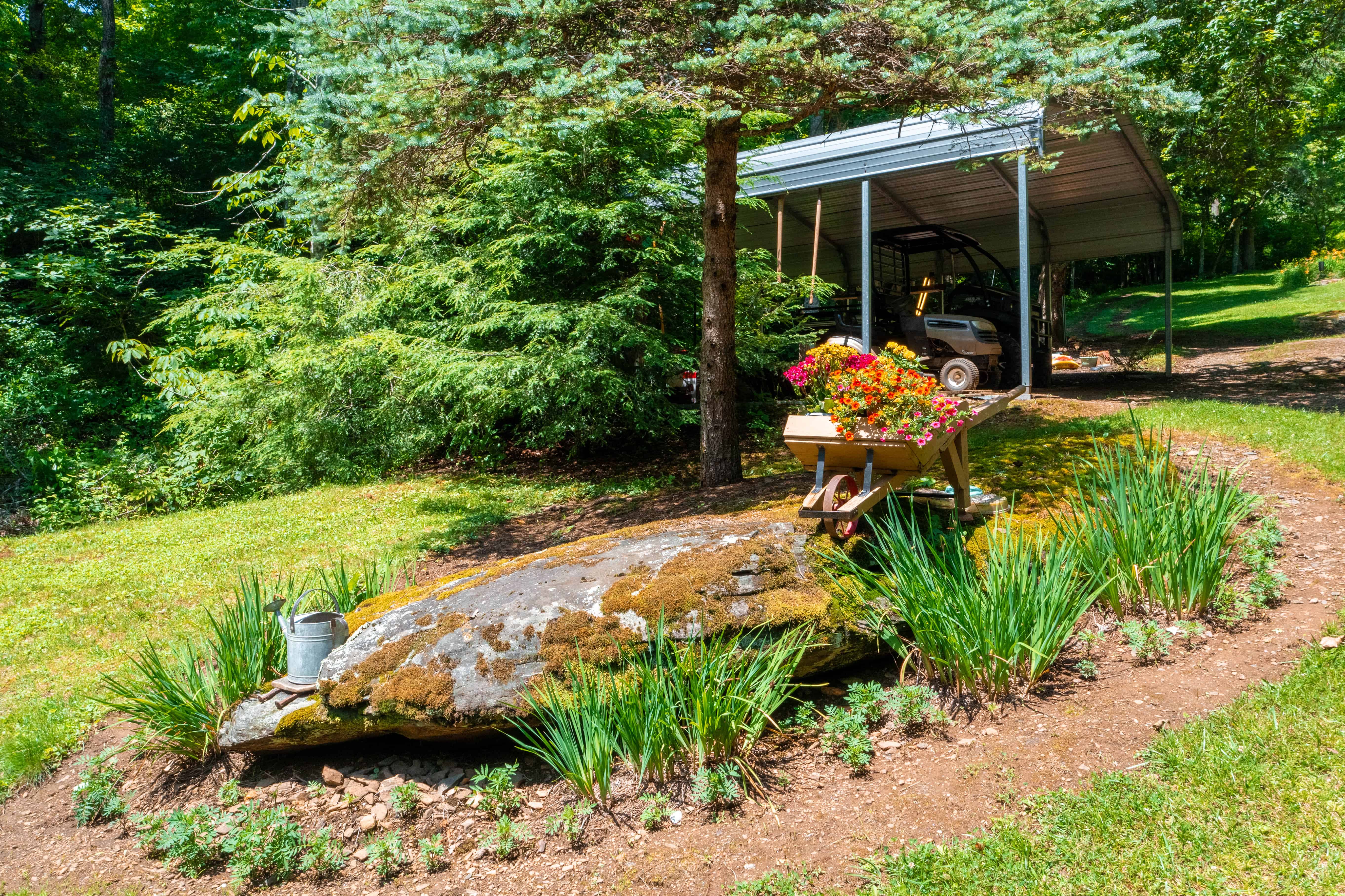 000 Gurley Road Burnsville NC 28714