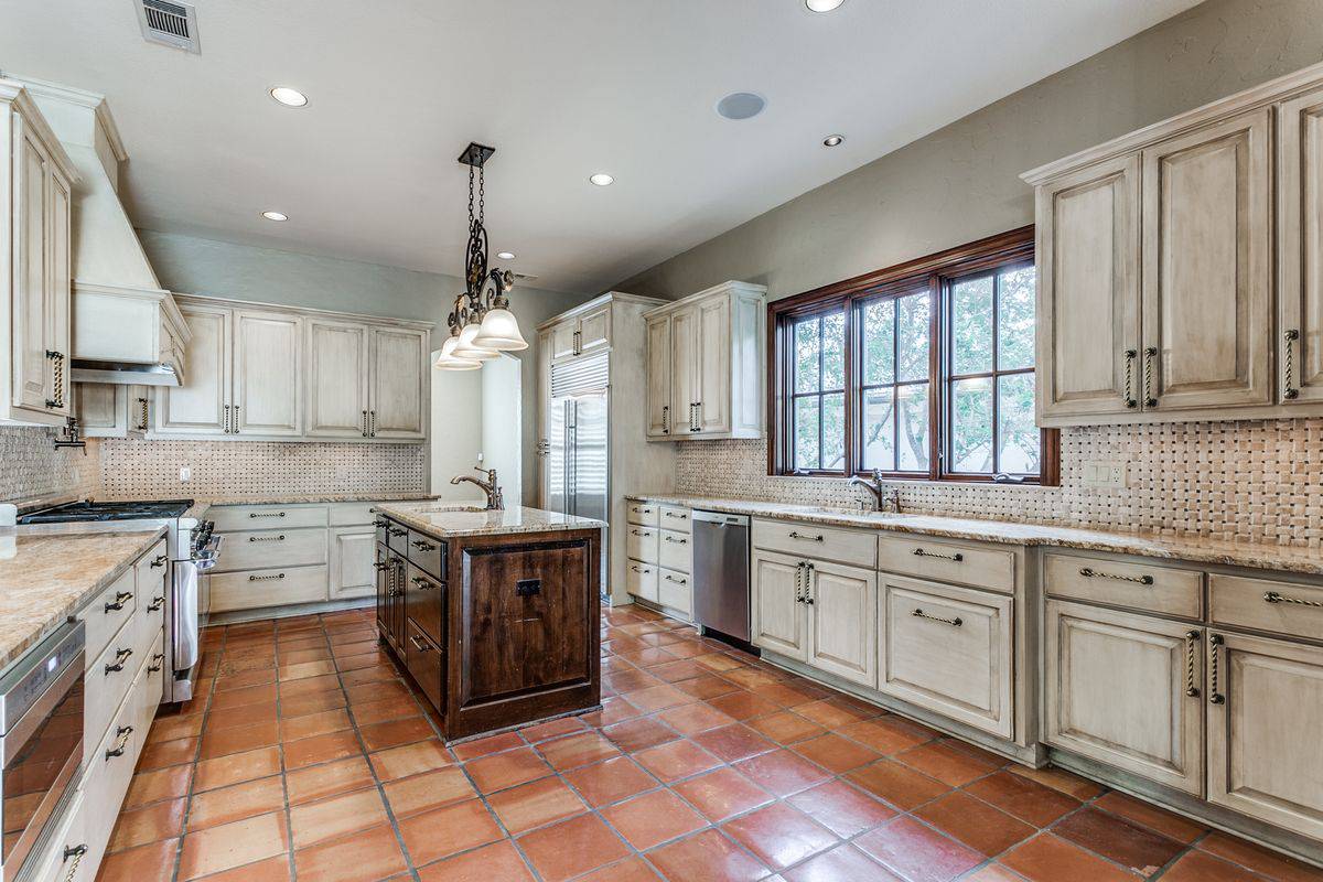 103 Bristol Green San Antonio TX 78209