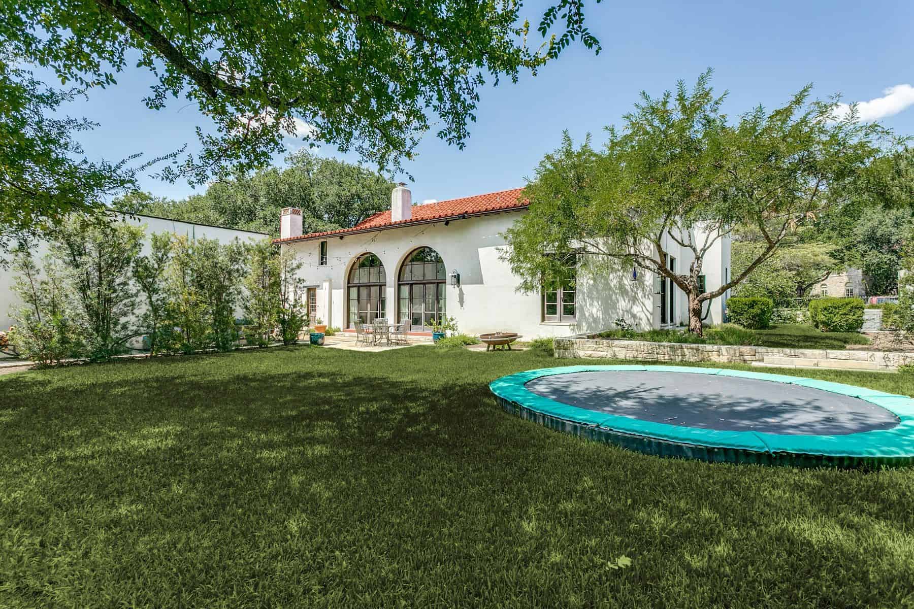 202 E Mandalay Drive Olmos Park TX 78212