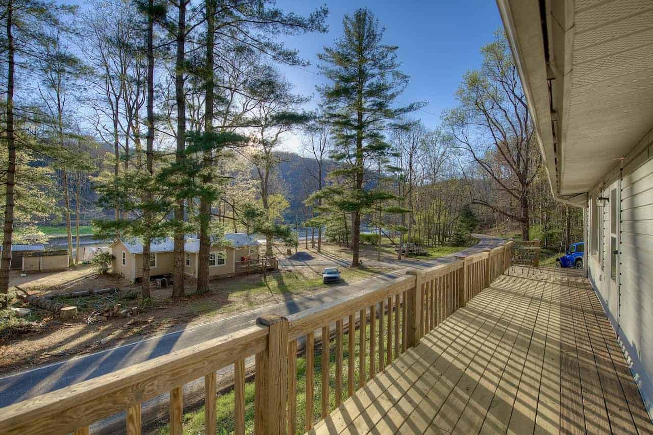 5381 State Hwy 197 S Highway Burnsville NC 28714