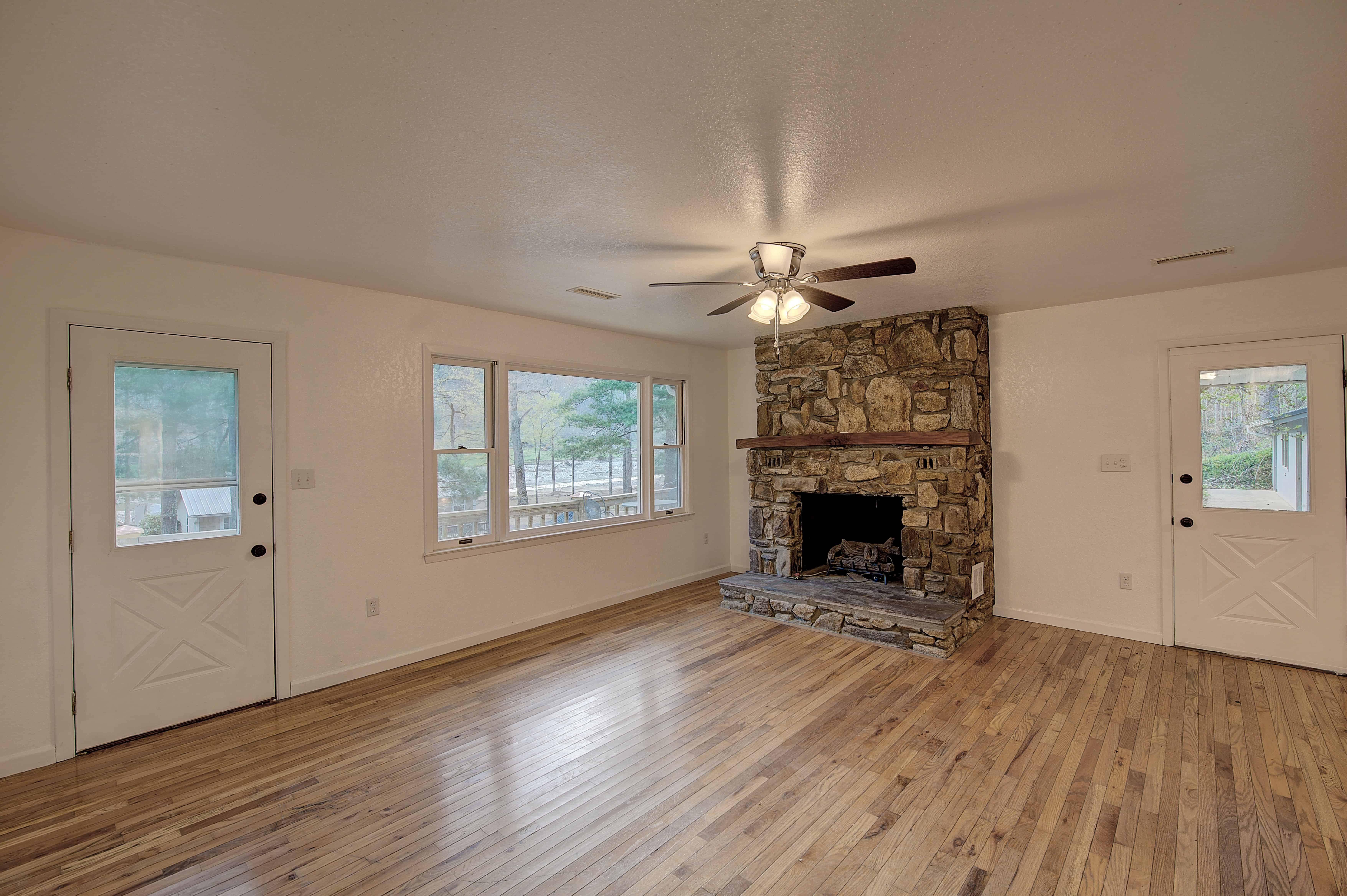 5381 State Hwy 197 S Highway Burnsville NC 28714