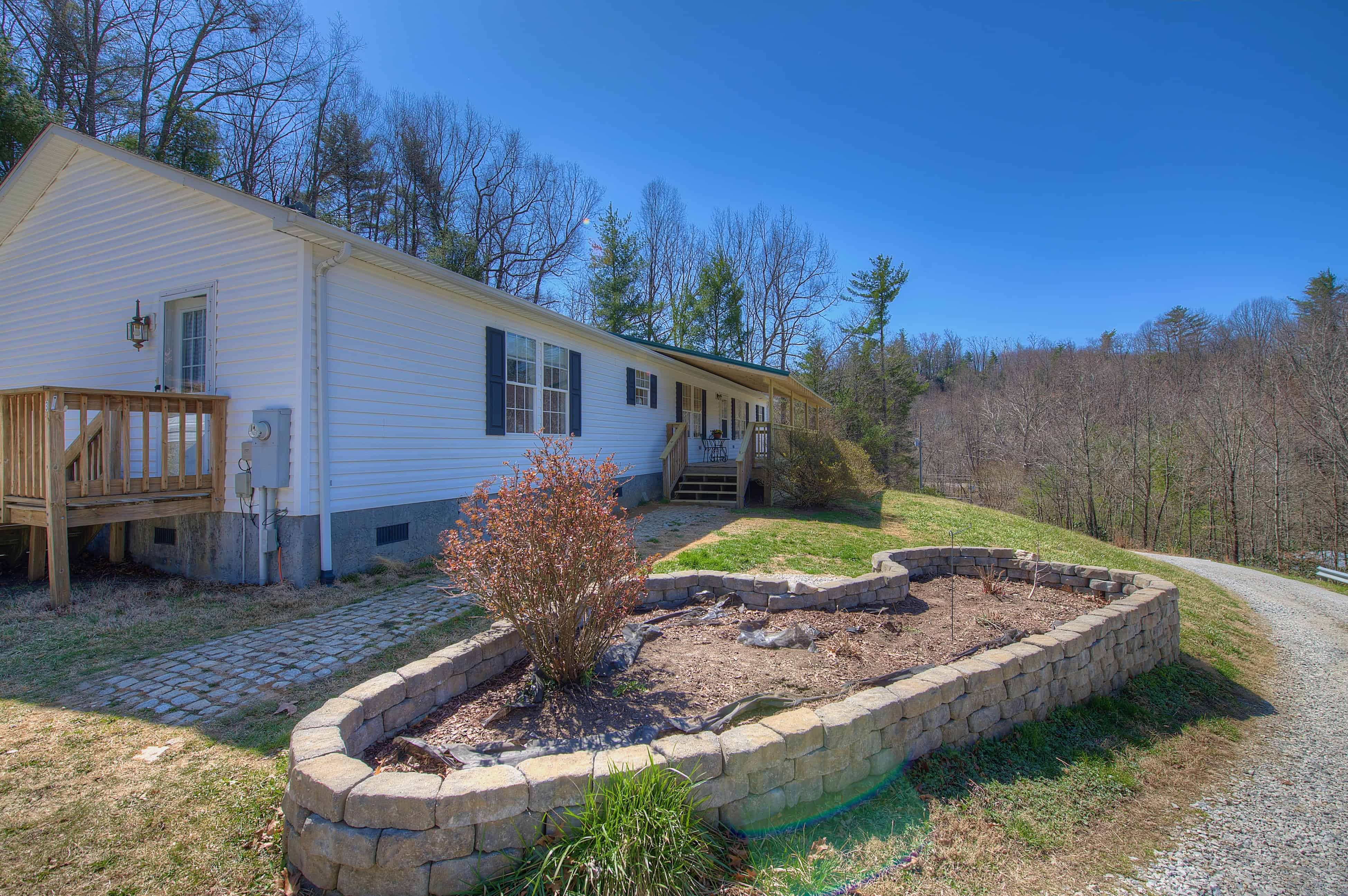 3 Altapass Trail Spruce Pine NC 28777