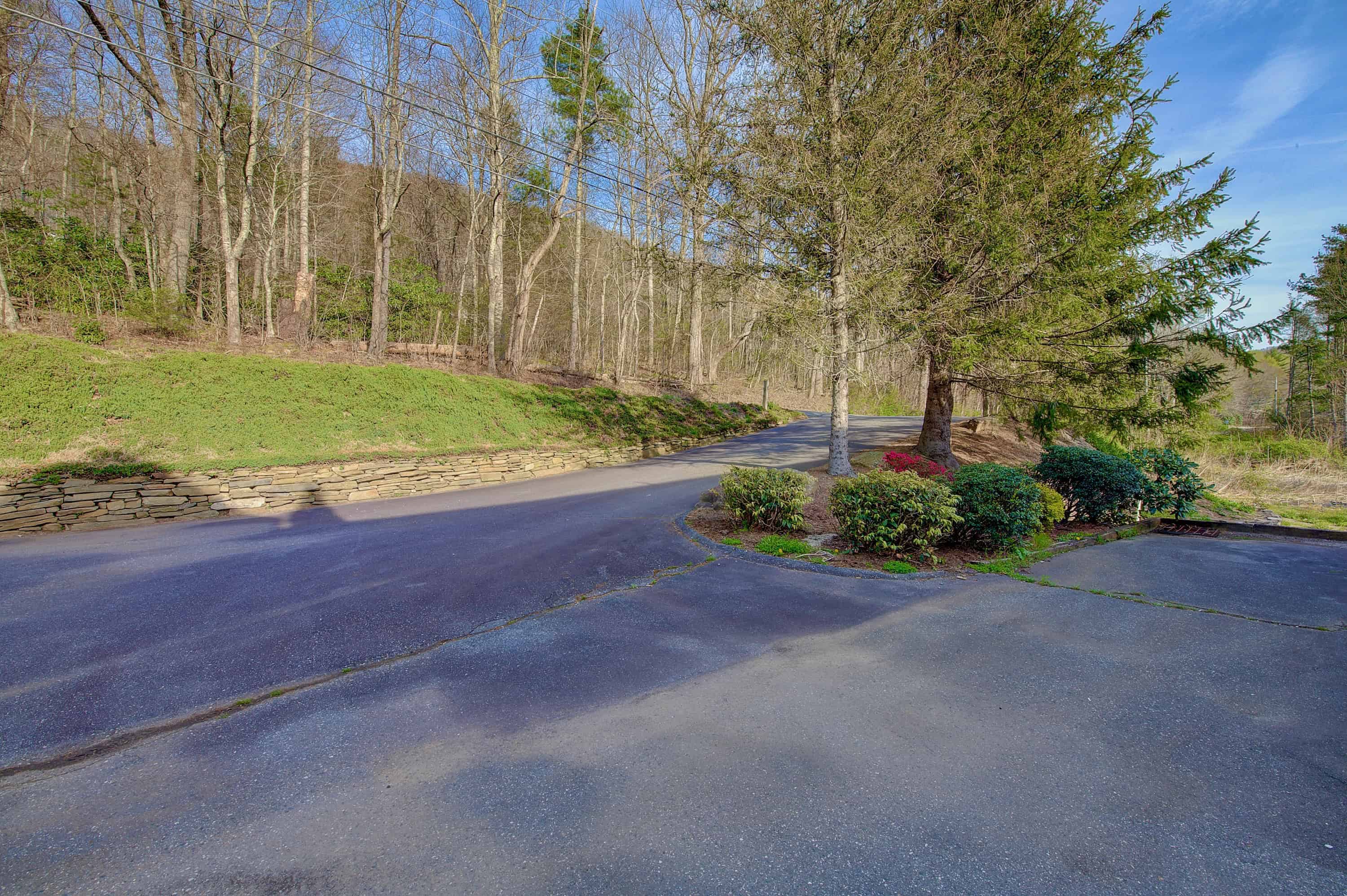 11014 State Highway 80 S Highway Burnsville NC 28714
